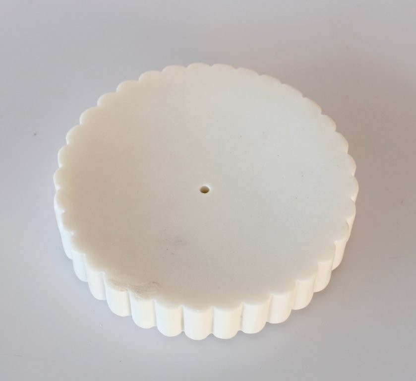 Round White Scallop Soap Dish
